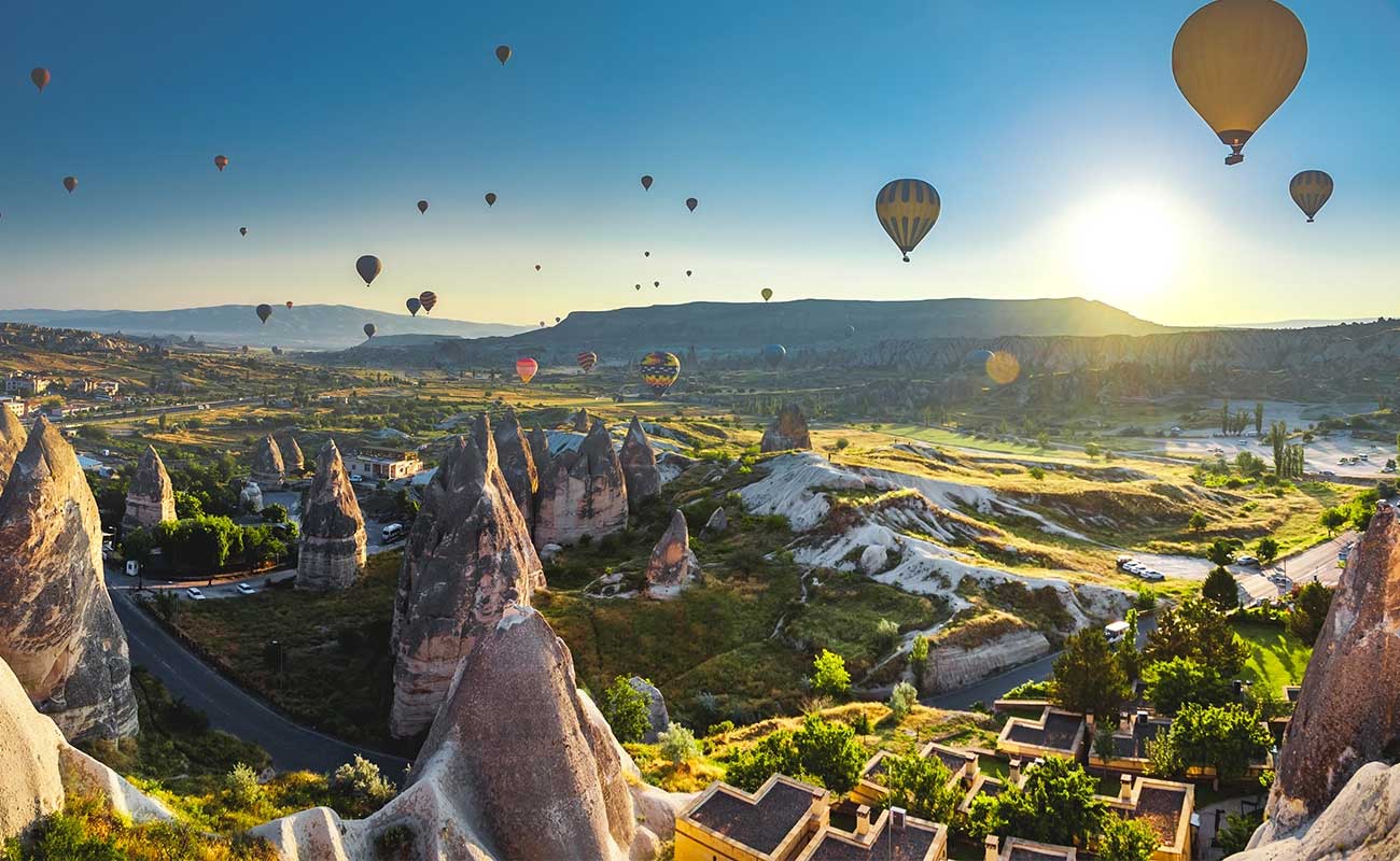 MAGNIFICENT HOT AIR BALLOON RIDE