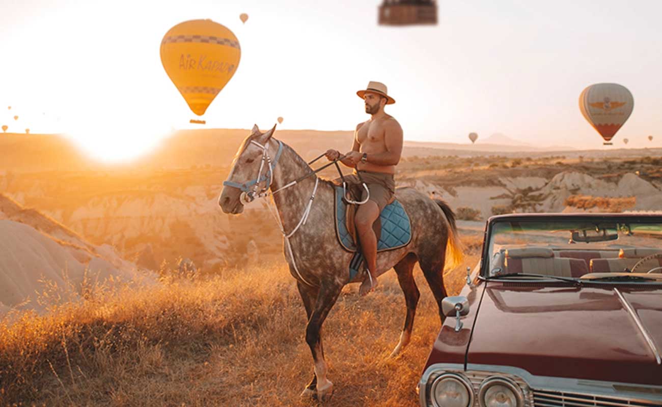 SUNSET HORSEBACK RIDING